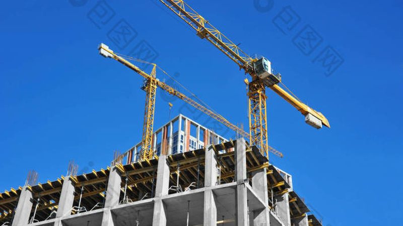 审计实施：审计人员对工程结算进行审查，重点关注以下几个方面：